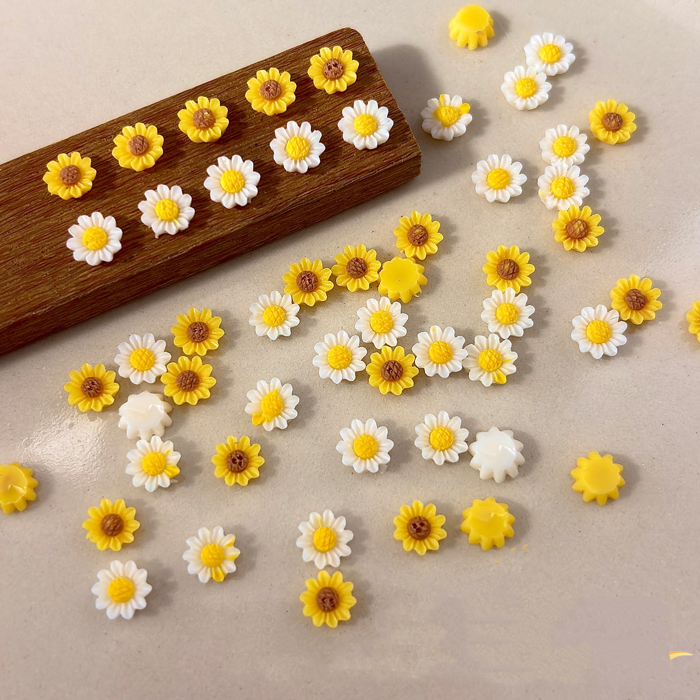 50Pcs Realistic Resin Mini Dai - Art Craft Yellow Springs recensie en prijs